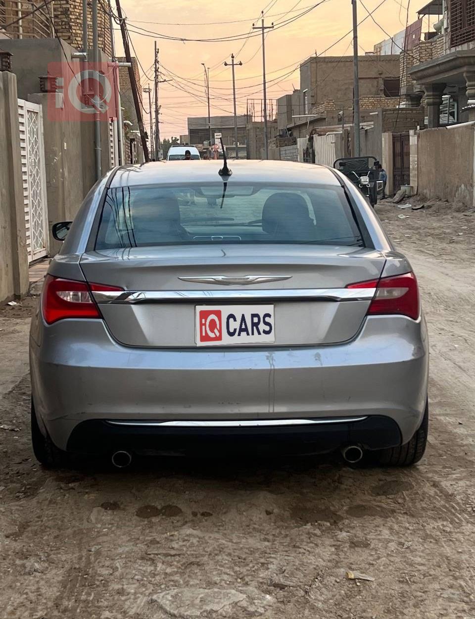 كرايسلر 200
